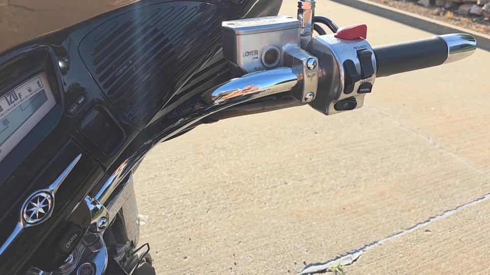 2002 Yamaha royalstar — photo 2
