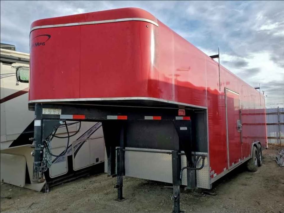 2016 Sharp MFG gooseneck enclosed cargo — photo 2