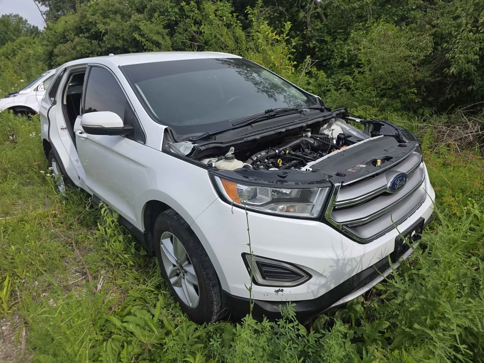 2016 Ford edge SEL Plus — photo 3
