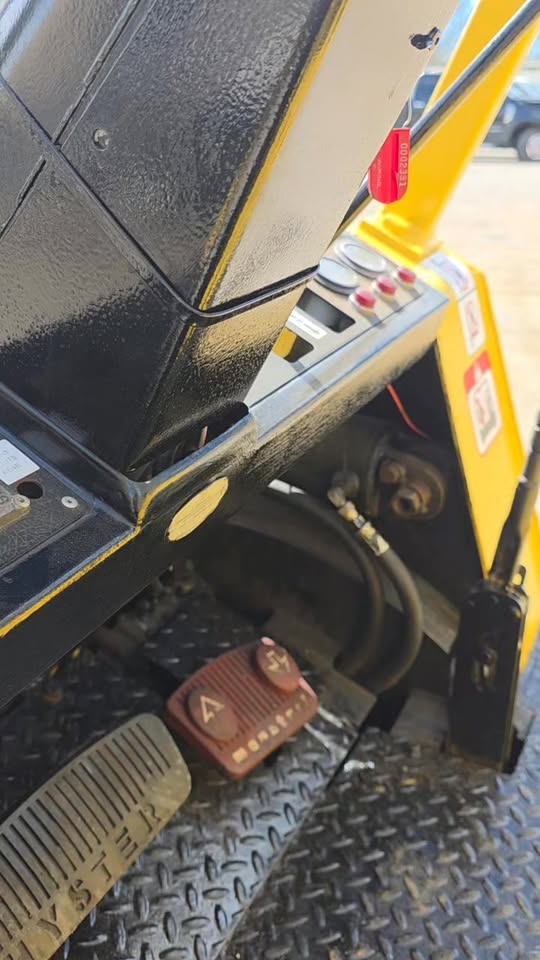 1999 Hyster 60e — photo 2